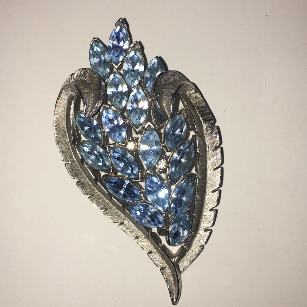 Vintage Crown Trifari Brooch 1950